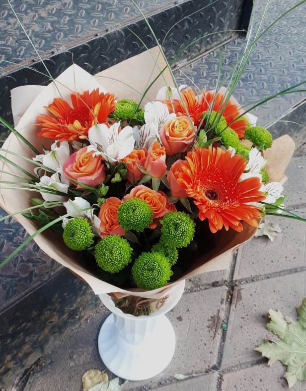 Букет цветов из: Герберы, Хризантемы, Альстромерии и Розы в Новом Карачае