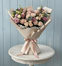 Букет цветов из:  Розы и Лизиантусы в Новом Карачае