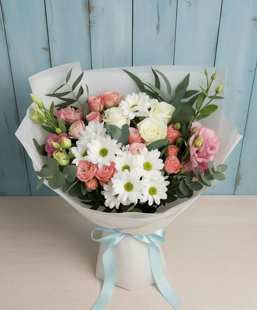 Букет цветов из: Розы, Лизиантусы и Хризантемы в Новом Карачае