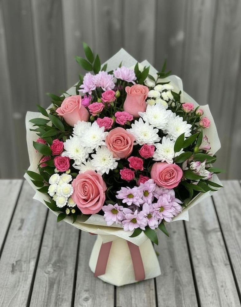 Букет цветов из: Альстромерии, Гвоздики, Розы и Хризантемы в Новом Карачае
