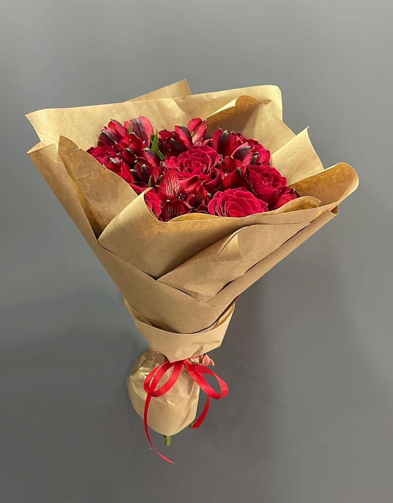 Букет цветов из: Альстромерии и Розы в Новом Карачае