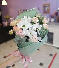 Букет цветов из:  Хризантемы и Розы в Новом Карачае