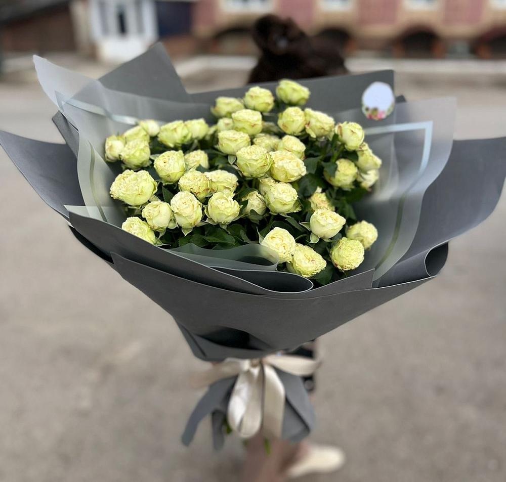 Белые кустовые розы Солинеро в Новом Карачае Букет Белые кустовые розы Солинеро в Новом Карачае