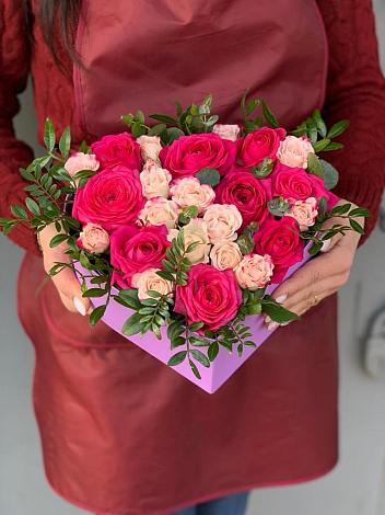 Цветочная композиция из Розы в коробке в Новом Карачае