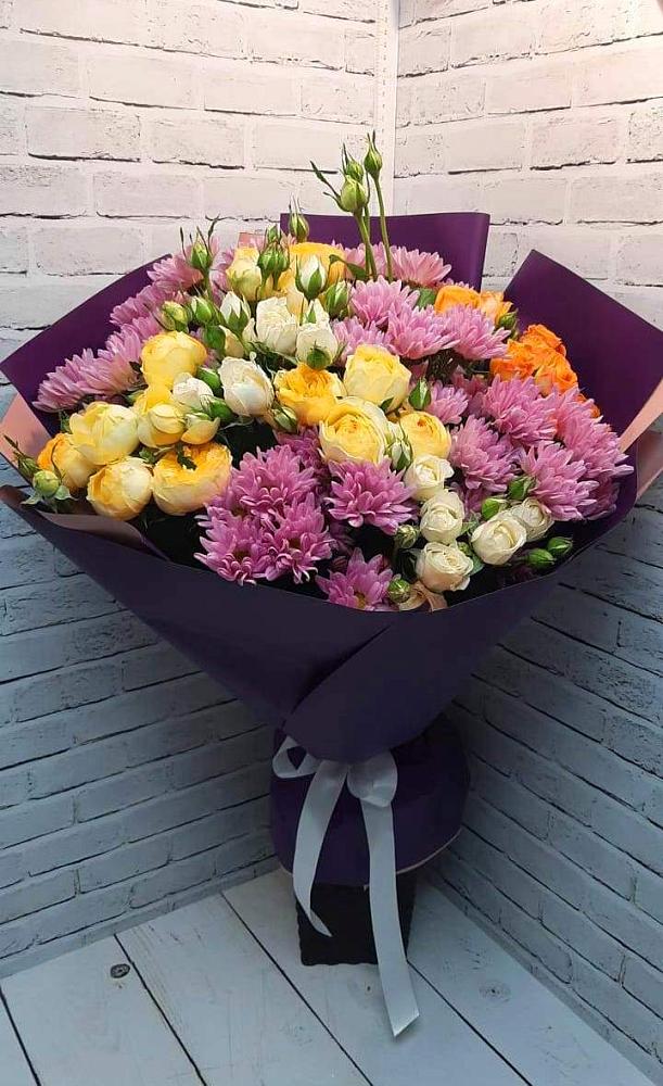 Букет цветов из: Хризантемы и Розы в Новом Карачае