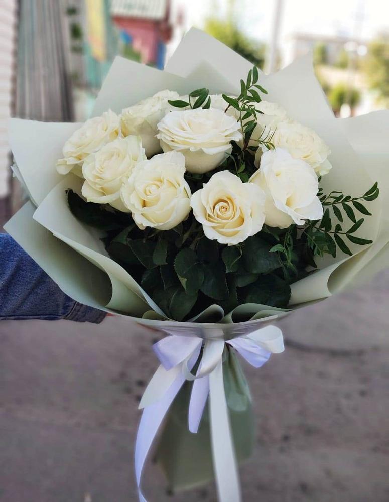 Букет Белые розы Проуд в Новом Карачае