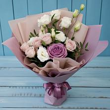 Букет цветов из:  Розы и Лизиантусы в Новом Карачае