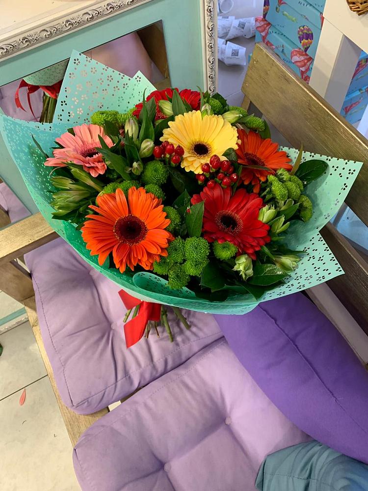 Букет цветов из: Герберы, Хризантемы и Альстромерии в Новом Карачае