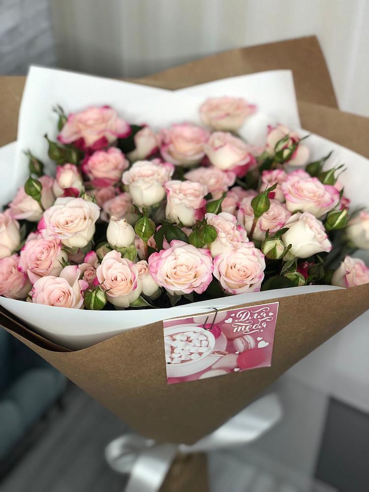 Букет цветов из: Розы в Новом Карачае