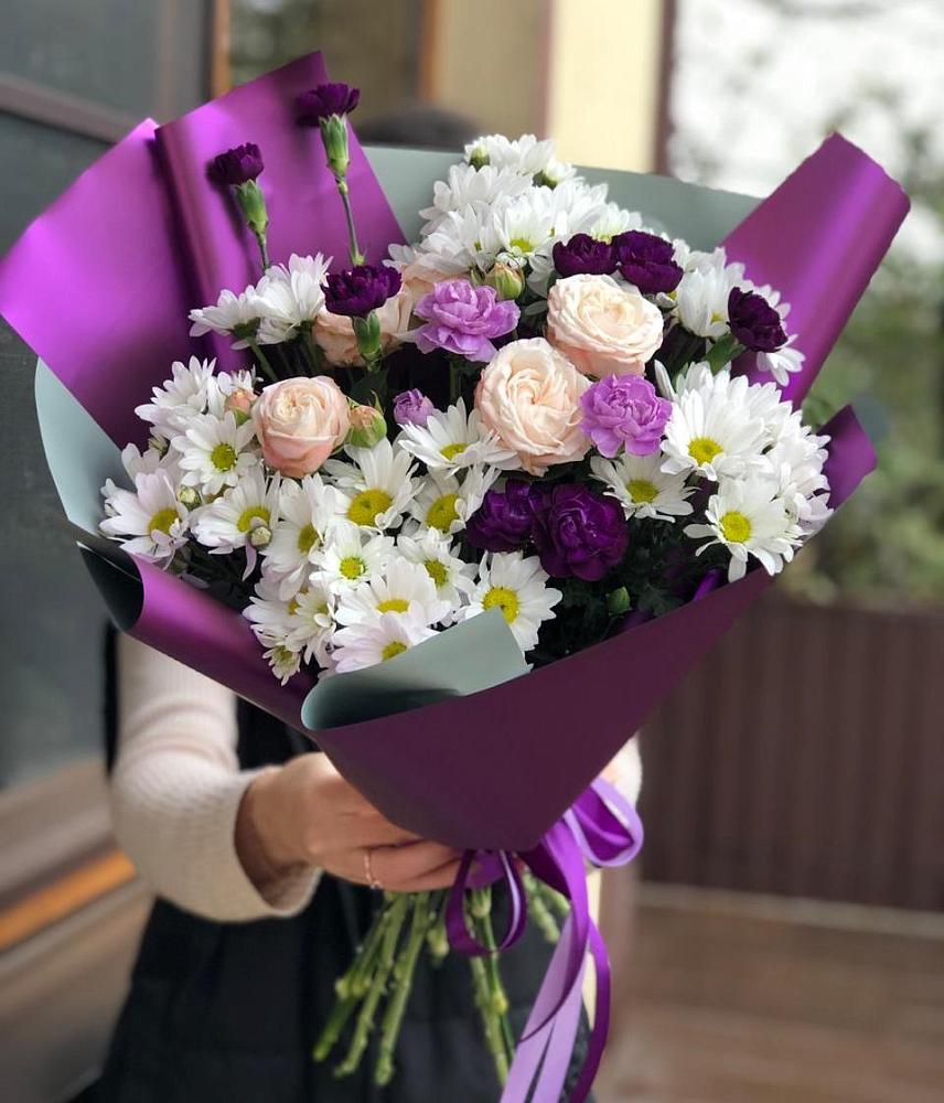 Букет цветов из: Хризантемы, Гвоздики и Розы в Новом Карачае