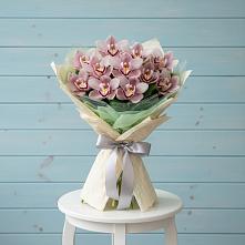 Букет цветов из:  Орхидеи и Розы в Новом Карачае