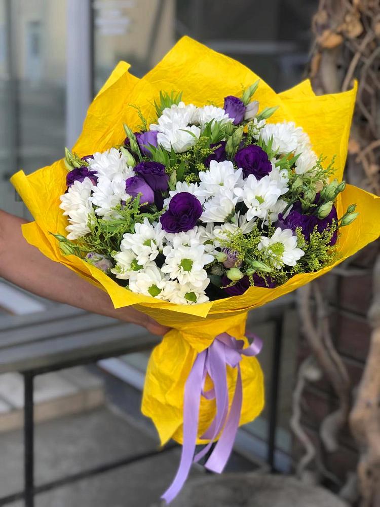Букет цветов из: Ирисы, Хризантемы и Ромашки в Новом Карачае