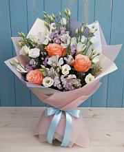 Букет цветов из:  Лизиантусы, Розы, Альстромерии и Гипсофила в Новом Карачае
