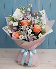 Букет цветов из:  Лизиантусы, Розы, Альстромерии и Гипсофила в Новом Карачае