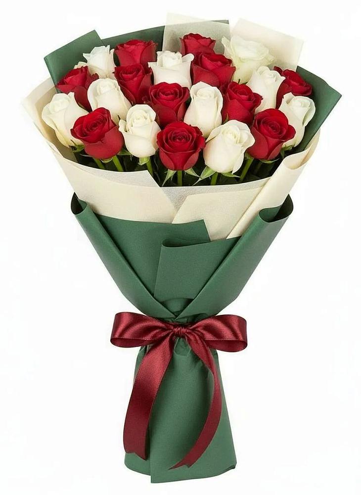 Букет Микс из красных и белых роз в Новом Карачае