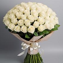 Букет 101 беля роза Белоснежка в Новом Карачае