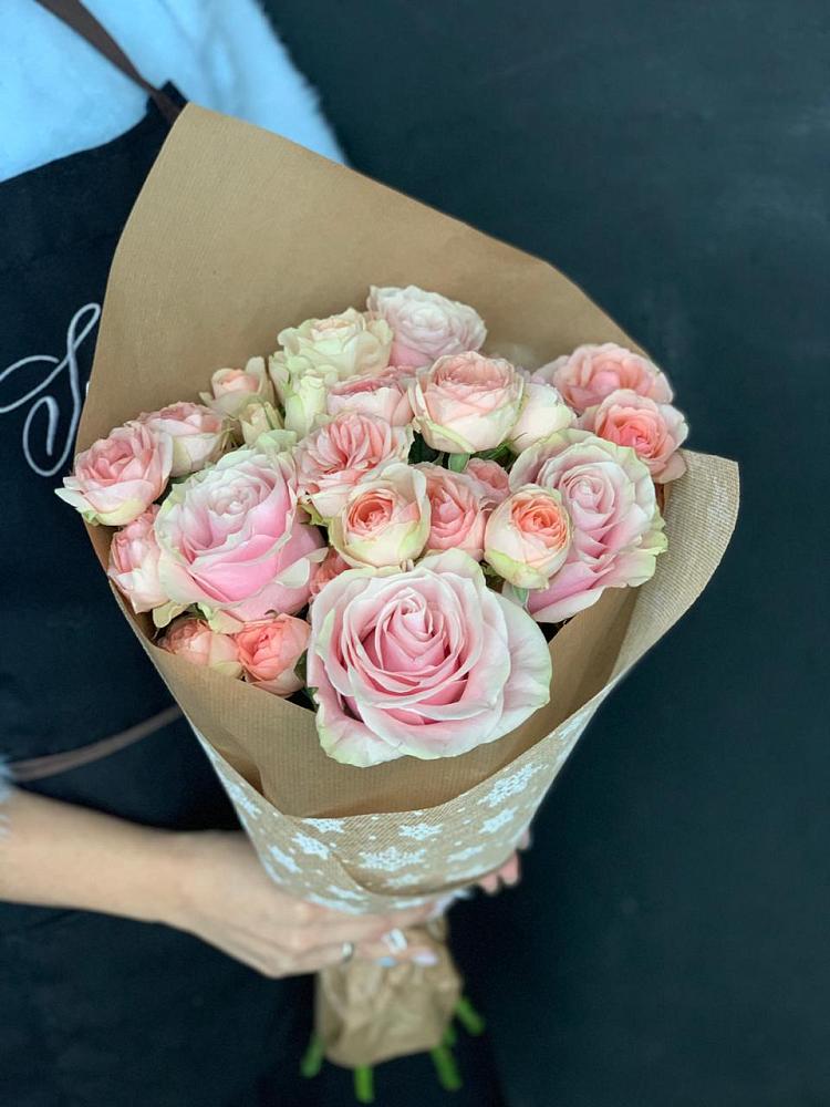 Букет цветов из: Хризантемы и Розы в Новом Карачае