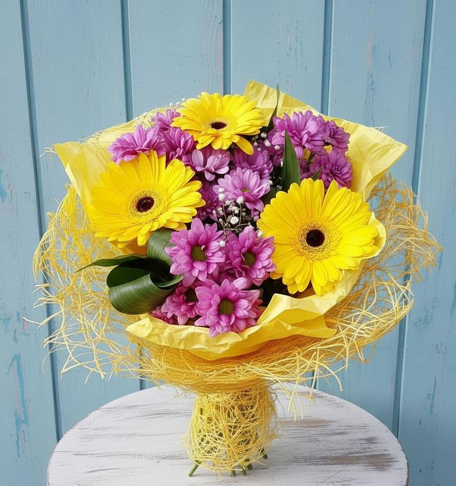 Букет цветов из: Хризантемы и Герберы в Новом Карачае