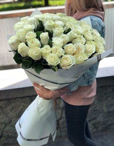 Букет 35 Белых роз в Новом Карачае