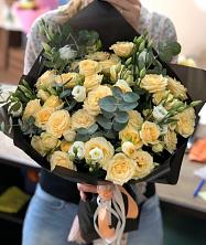 Букет птица счастья в Новом Карачае Букет цветов из: Розы и Лизиантусы в Новом Карачае