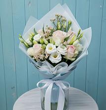 Букет цветов из:  Розы и Лизиантусы в Новом Карачае