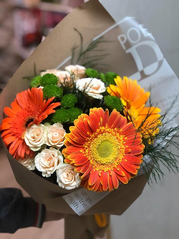 Букет цветов из: Герберы, Хризантемы и Розы в Новом Карачае