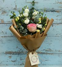 Букет цветов из:  Розы и Лизиантусы в Новом Карачае