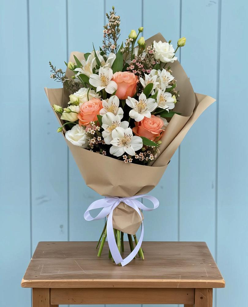 Букет цветов из: Альстромерии, Лизиантусы, Розы и Хризантемы в Новом Карачае