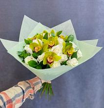 Букет цветов из:  Орхидеи и Розы в Новом Карачае