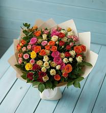 Букет Микс из разноцветных кустовых роз в Новом Карачае