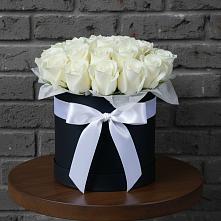 Цветочная композиция из Розы в шляпной коробке в Новом Карачае