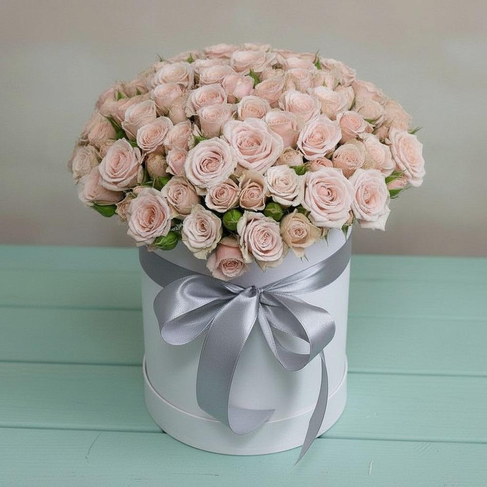 Цветочная композиция из Розы в шляпной коробке в Новом Карачае